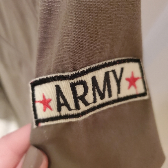 Army Button Up - Picture 3 of 4